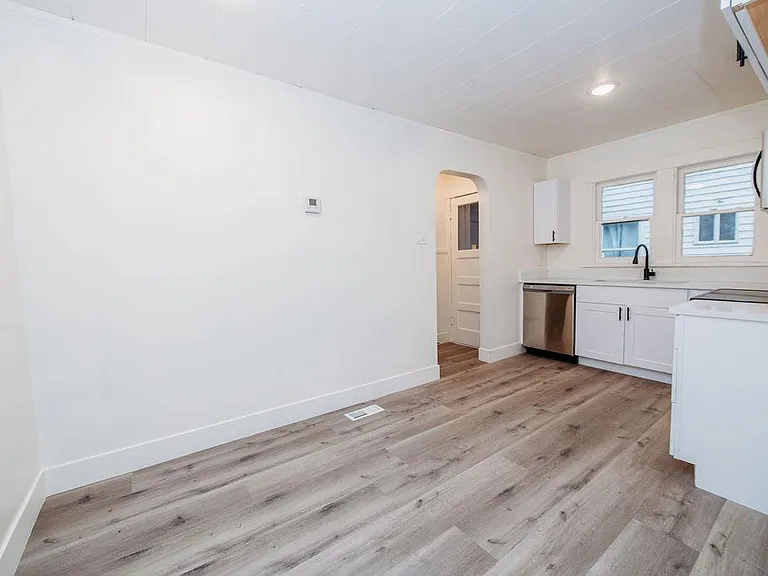2213 Jackson Ave #1 — Photo 22