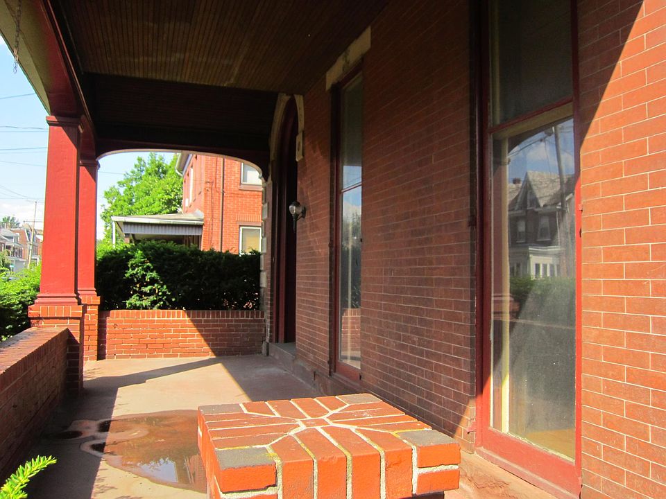 Front Porch of Apt A