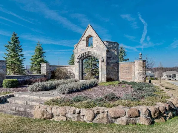 51211 Fenwick Ct, South Bend, IN 46637