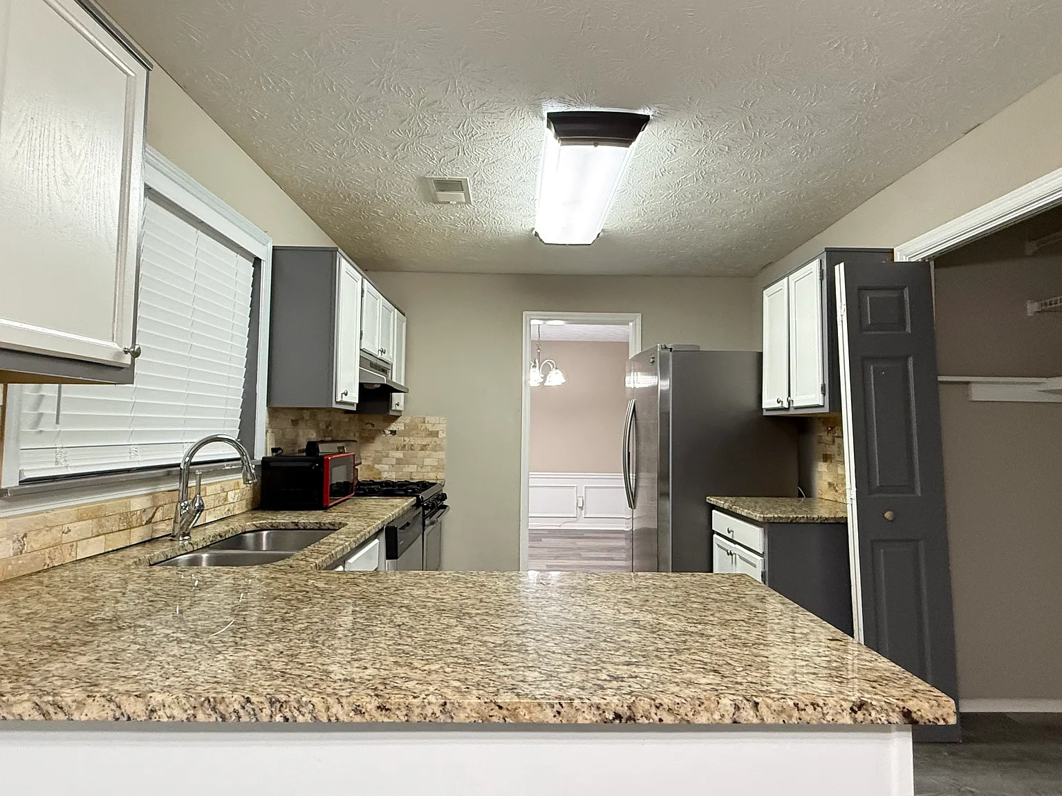 3 bed, 2.5 bath, 1580 sqft, $2,350 — Photo 4