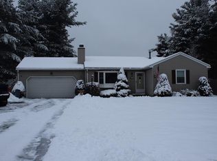 11 Cypress Rd, Holyoke, MA 01040