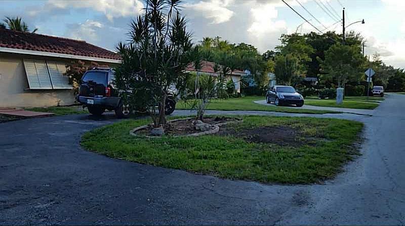 1st image of 3401 S Lake Dr