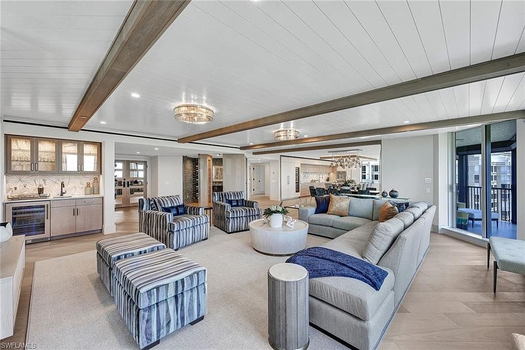 7225 Pelican Bay Blvd 2001/2002, Naples, FL 34108 MLS 223047269