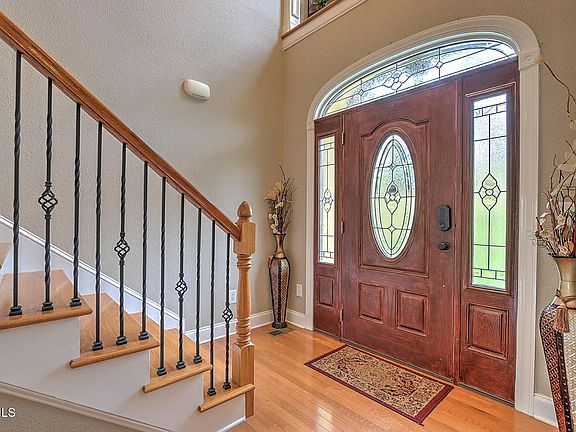 2nd image of 128 Southridge Dr