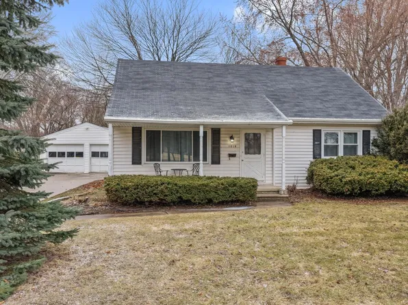 1014 Suydam St, Green Bay, WI 54301