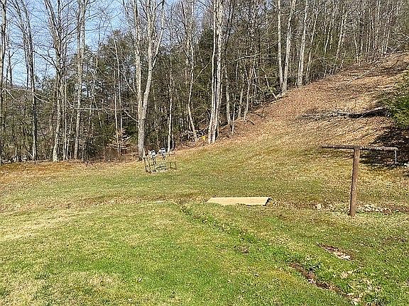 4th image of 64 April St
