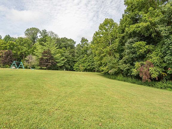 3rd image of 9593 W Mount Carmel Rd