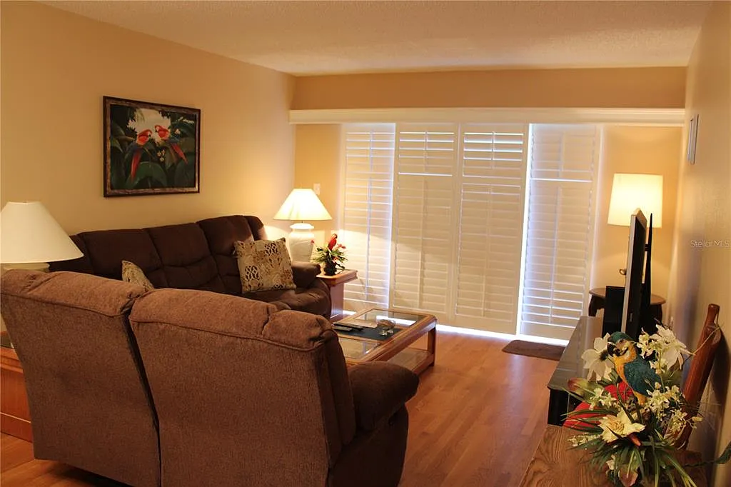2 bed, 2.0 bath, 1138 sqft, $2,100 — Photo 4