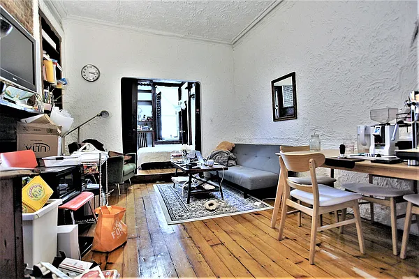 Rented by Metropolitan Property Group | media 11