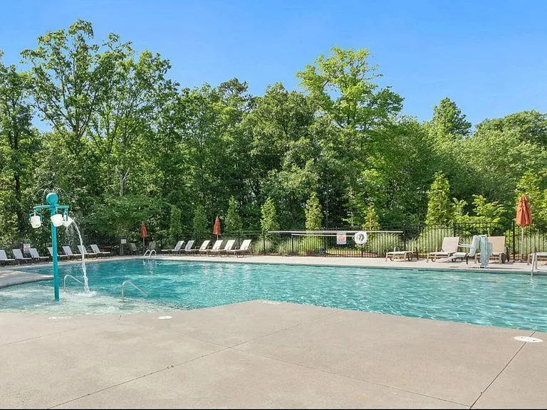144 Mystwood Hollow Cir — Photo 37