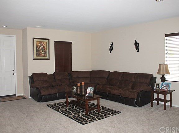 4th image of 38161 Pioneer Dr