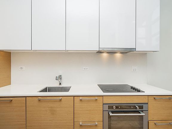 5th image of 13438 Central Ave #Townhouse 103