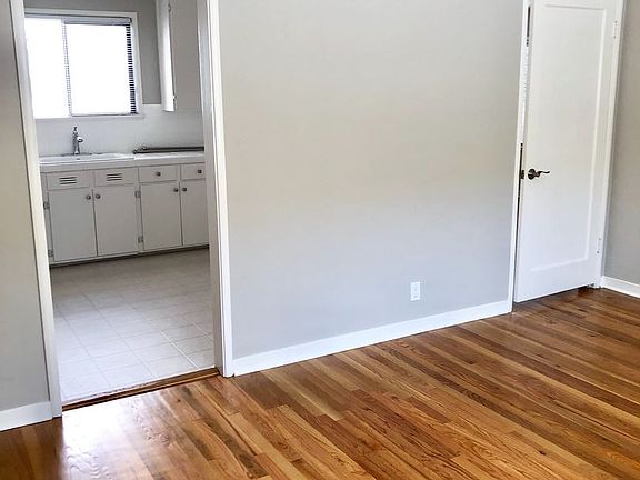 3rd image of 1025 Laurel St APT 1