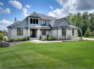 4402 Lake Charles Dr, Independence, OH 44131