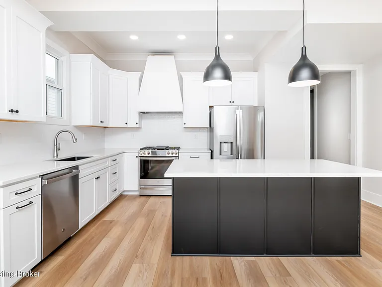 6100 Passionflower Dr #101 — Photo 9
