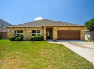 419 Spyglass St, Meadowlakes, TX 78654