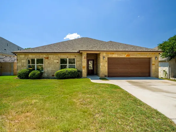 419 Spyglass St, Meadowlakes, TX 78654
