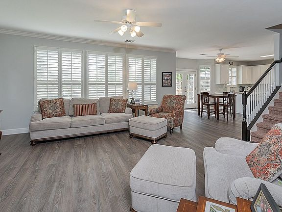 4th image of 11525 Emerald Falls Dr