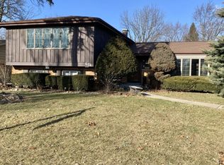 614 E Comstock Ave, Addison, IL 60101