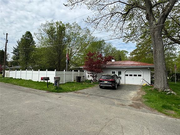 2nd image of 11107 Foreman St
