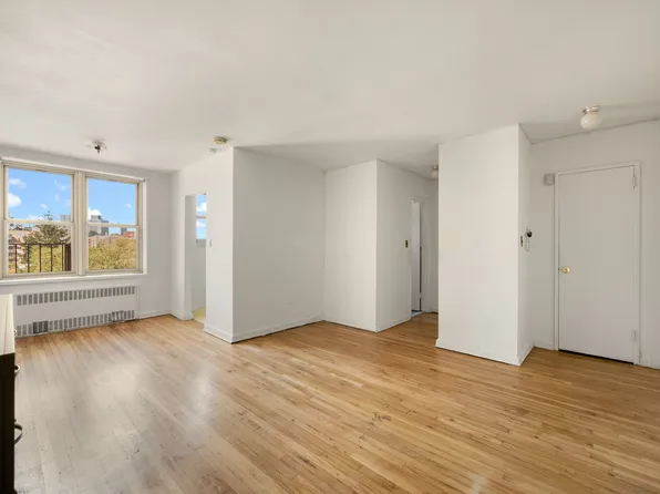 67-25 Clyde Street image 10 of 23