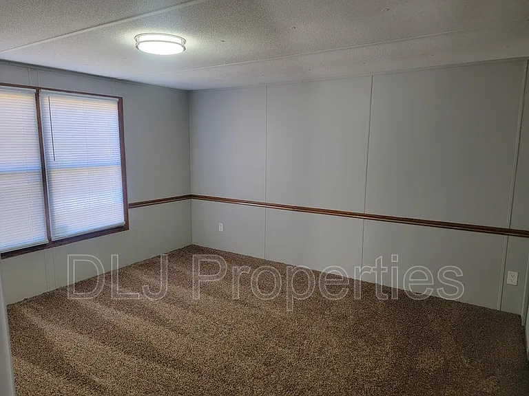 922 Palmer Ct — Photo 6