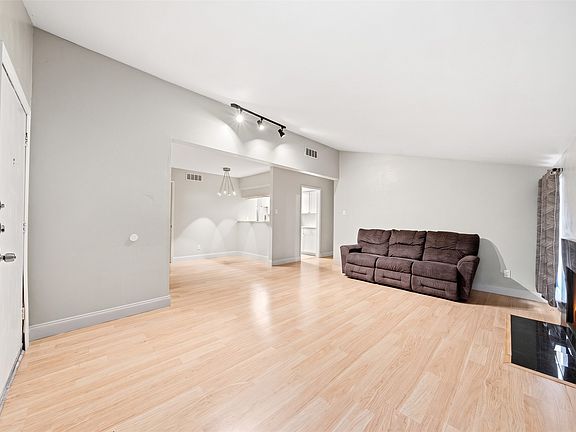 4th image of 12824 Midway Rd APT 2136