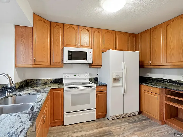 687 Crescent Lake Rd — Photo 8