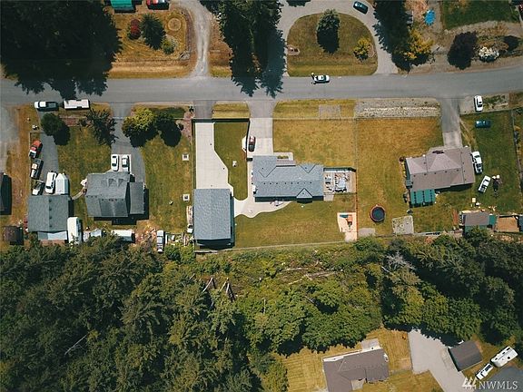 4th image of 15934 SE 322nd St