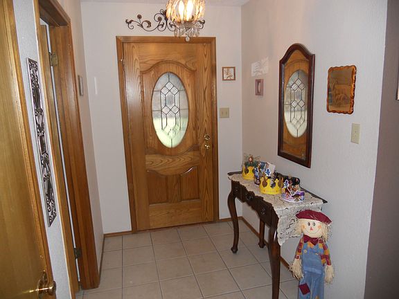 2nd image of 422 Savannah Dr