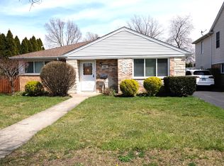 891 E Grant Dr, Des Plaines, IL 60016