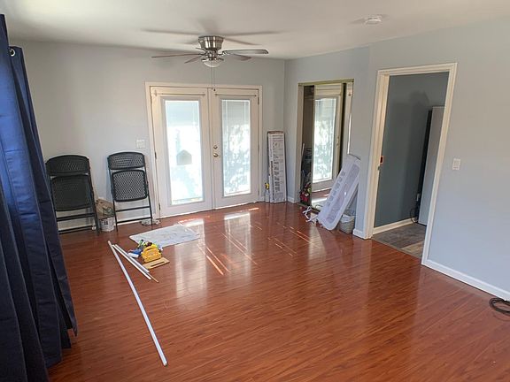 5th image of 15026 1/2 Mansel Ave