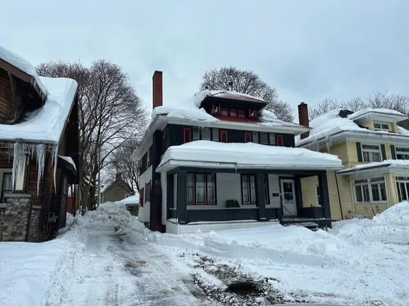 418 Carrie St, Sault Sainte Marie, MI 49783