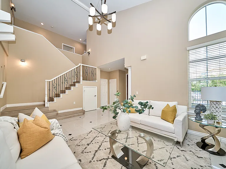 2577 Mountain Ave — Photo 8
