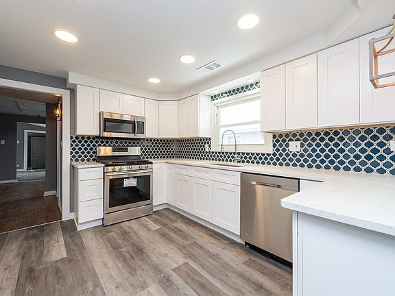 5th image of 10011 S 52nd Ave