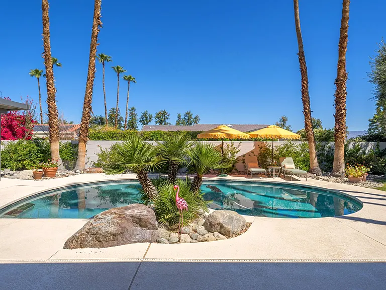 72980 Somera Rd — Photo 34