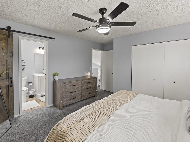 4570 Lincoln Plaza Dr — Photo 17