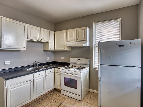 5th image of 4017 W Van Buren St