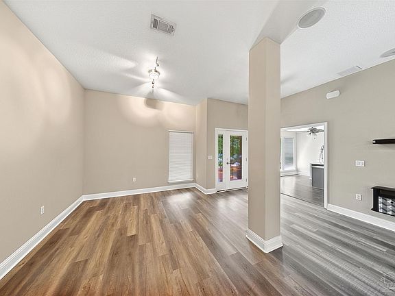 5th image of 8342 Randall Dr