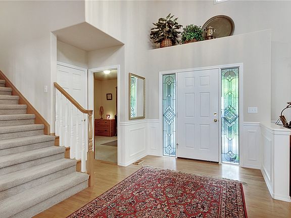4th image of 2615 204th Avenue Ct E