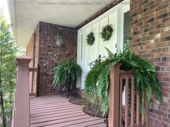 2111 Lith Blvd, Saint Albans, WV 25177
