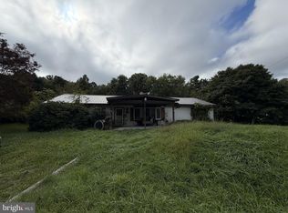 11682 Loop Rd, Fayetteville, PA 17222