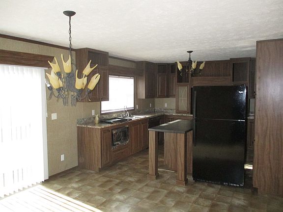 4th image of 25382 Phoenix Ct
