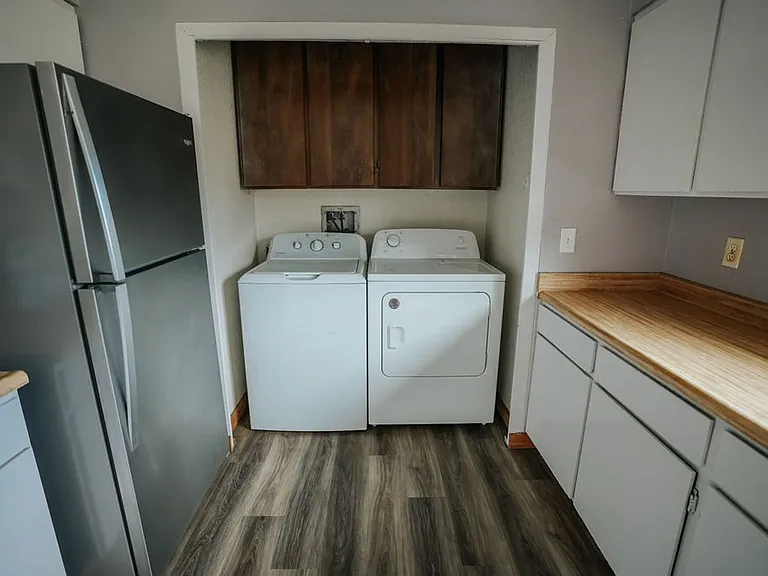 2613 Spring St — Photo 12