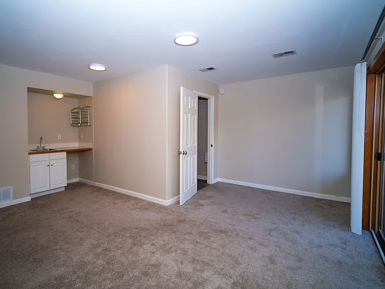 2829 Springdale Ln — Photo 16