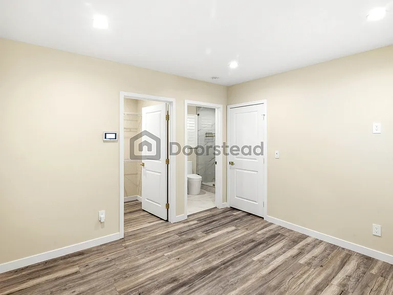 7414 Lasaine Ave — Photo 25