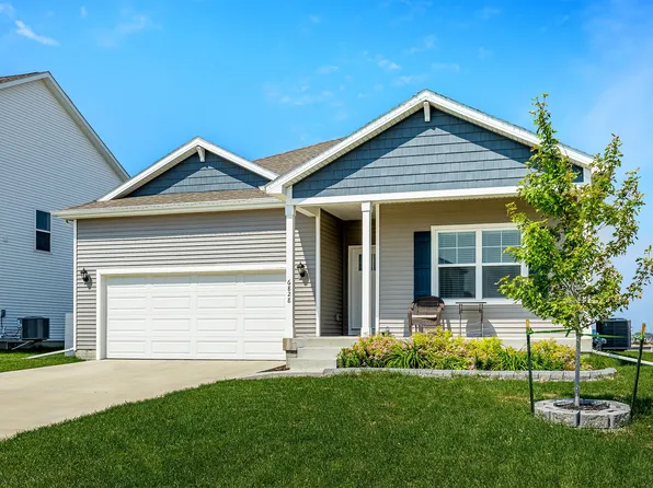 6828 NW 106th St, Johnston, IA 50131