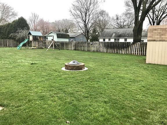 2nd image of 472 Westwind Dr