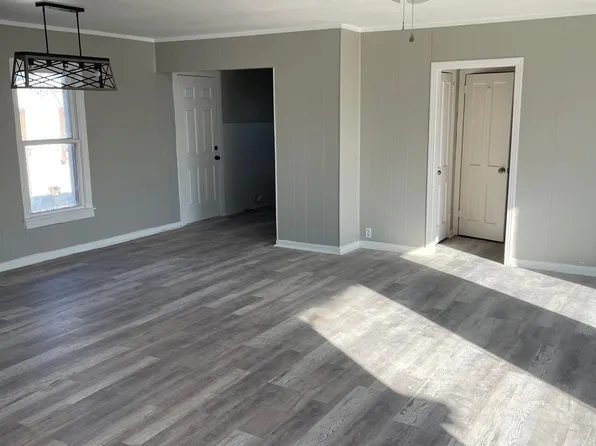 703 E Broadway Ave, Tulia, TX 79088