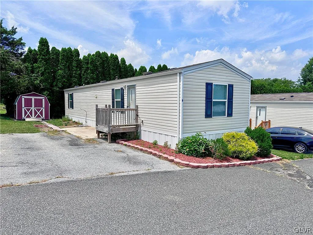 9 Woodland Ln photo 1